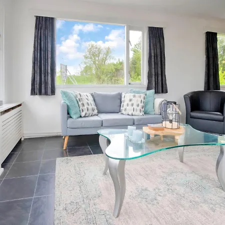 Holiday home Fantastic In With Jetty Ooltgensplaat