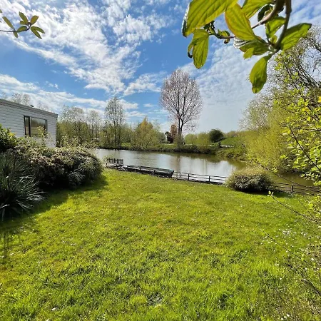 Holiday home Fantastic In With Jetty