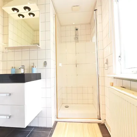 Water In Near Volkerak Holiday home Ooltgensplaat