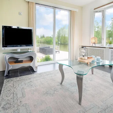 Water In Near Volkerak Holiday home Ooltgensplaat