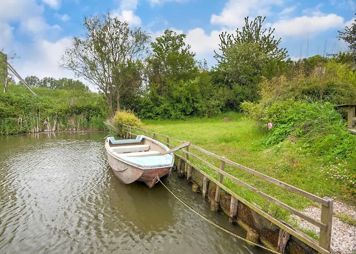 Дом отдыха Water In Near Volkerak