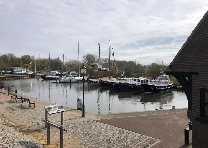 Дом отдыха Water In Near Volkerak *