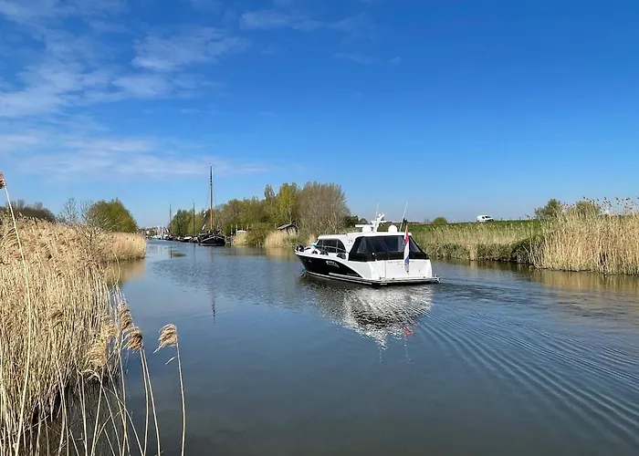 Дом отдыха Water In Near Volkerak *